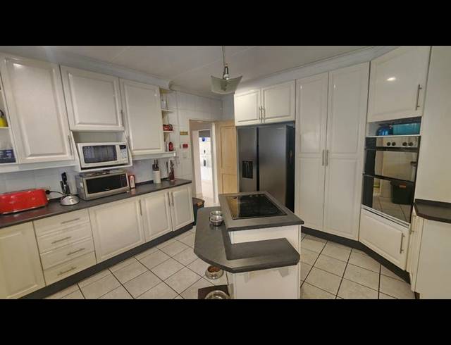 3 BEDROOM HOUSE FOR SALE IN GLENVISTA